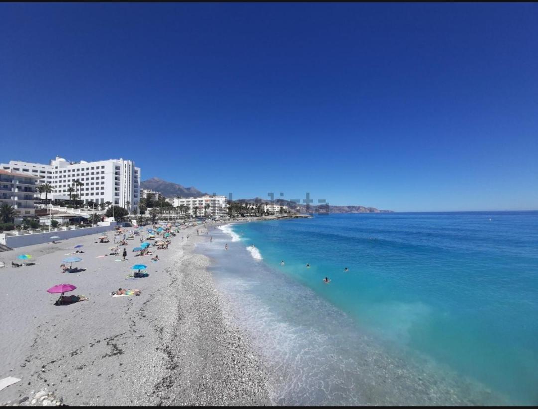 Playa Torecilla Beachfront Nerja Exterior foto